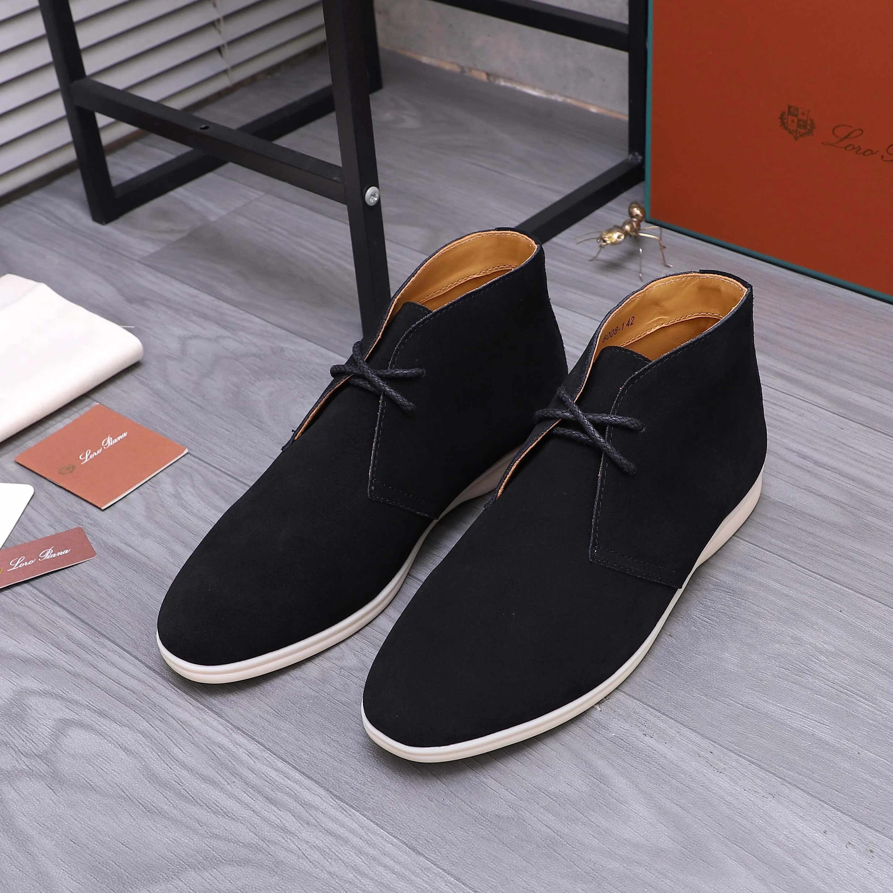 Men's shoes 💰442 Product trademark: Loro Men's shoes 💰iana "nuoyoupianran" high-top casual shoes Regular size: 38-45 (custom-made 45 non-returnable) Product materials: Selected frosted cowhide upper, cowhide lining, original outsole